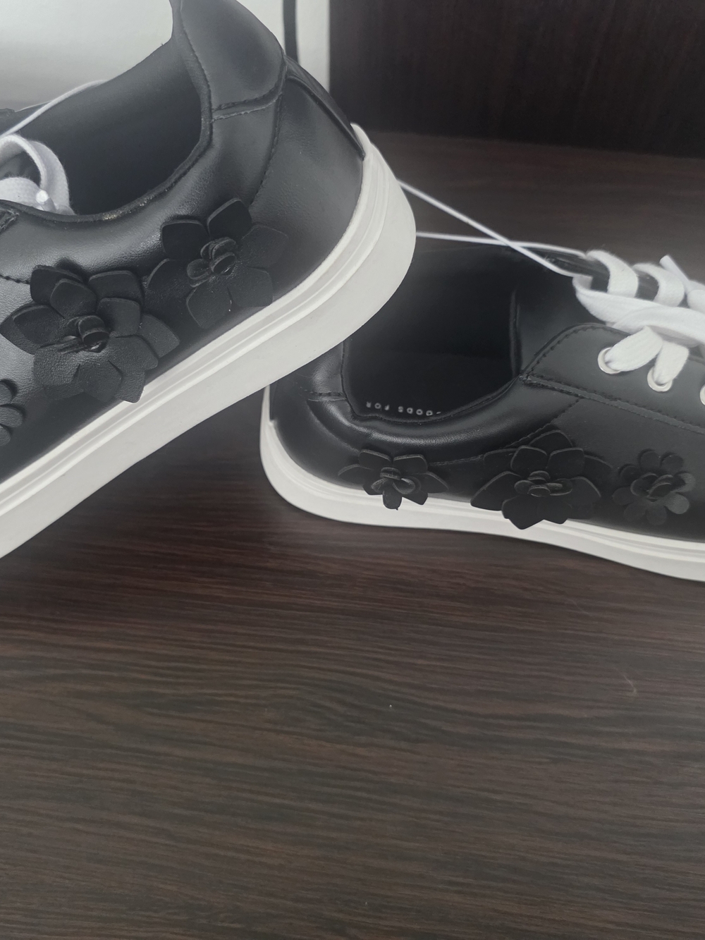 Women’s Black Floral Leather Lace-Up Sneakers